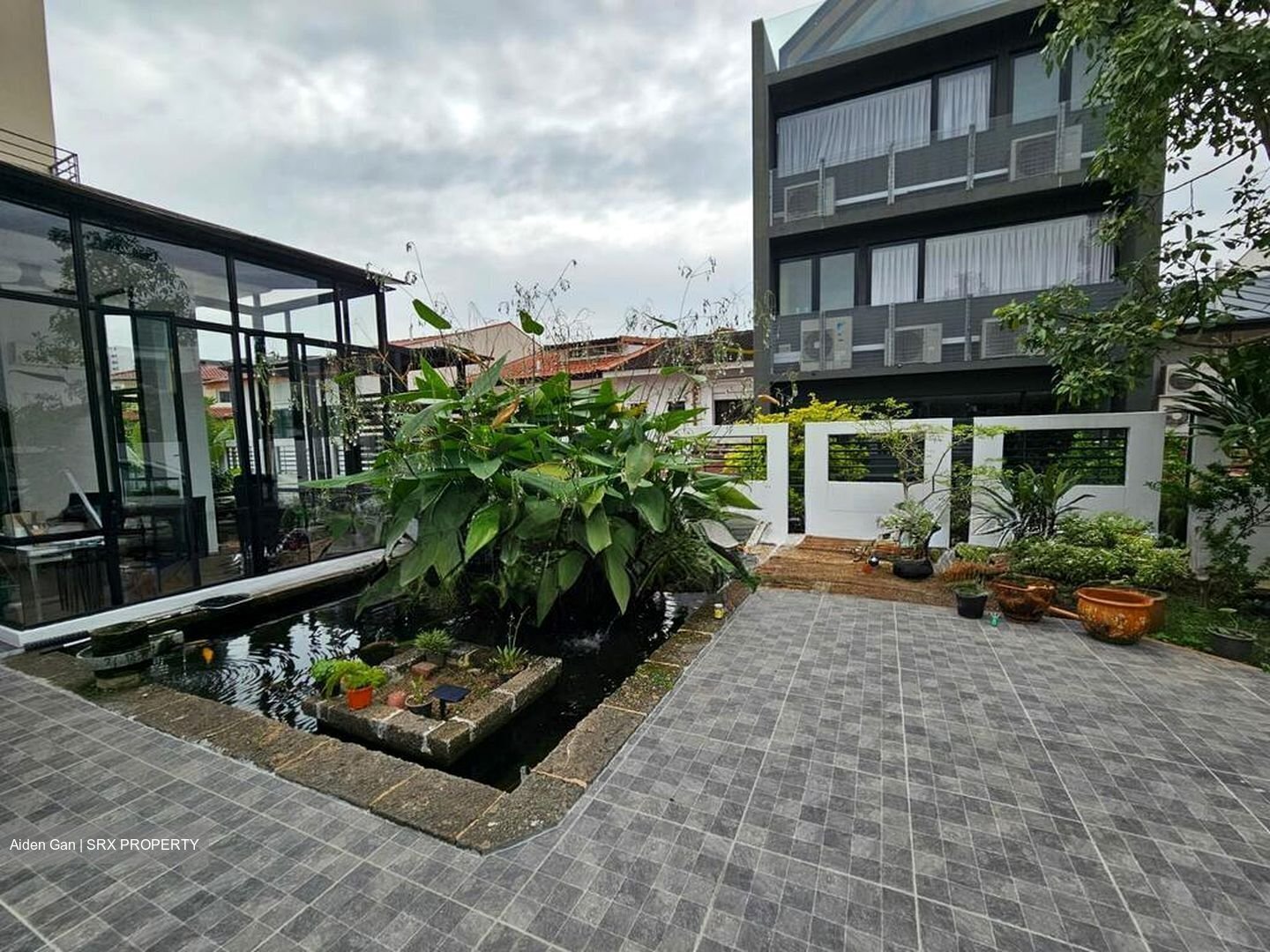 Paya Lebar Crescent (D19), Terrace #501957031